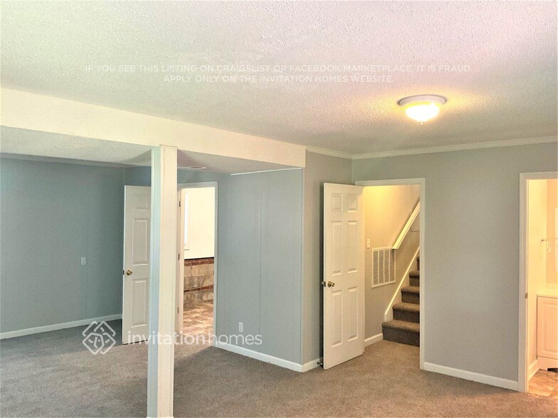 Building Photo - 3700 Whitfield Rd