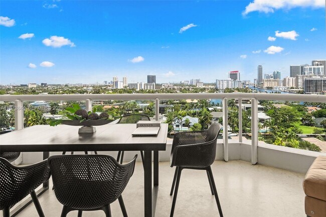 Building Photo - 21200 Point Pl