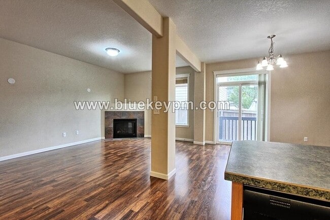 Building Photo - 3 Bed, 2.5 Bath Home in Salmon Creek Area