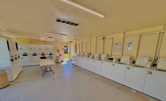 Building Photo - Charming Remodeled 2-Bed / 1.5-Bath Condo ...