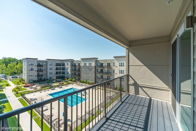 Building Photo - 18w070 Royce Blvd