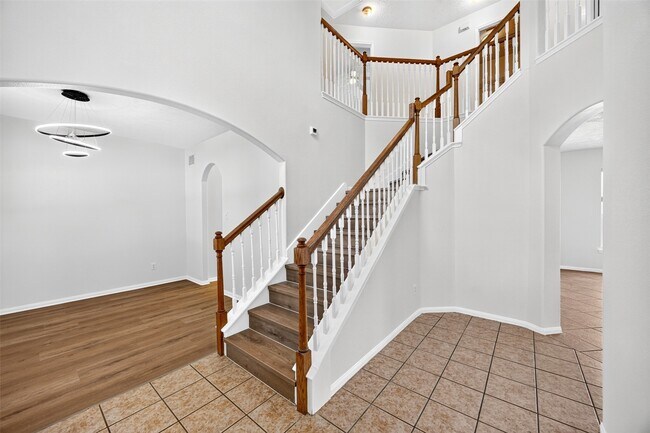 Building Photo - 19246 Hopeview Ct