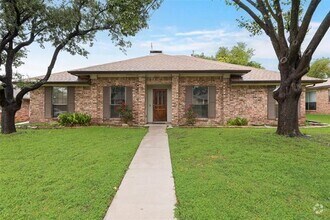 Building Photo - 2623 Fallcreek Dr