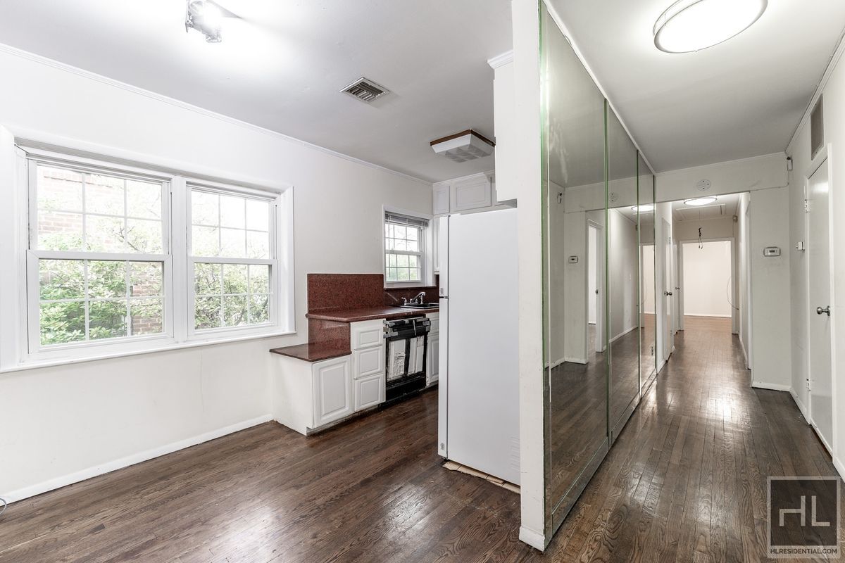 Building Photo - 188 STREET