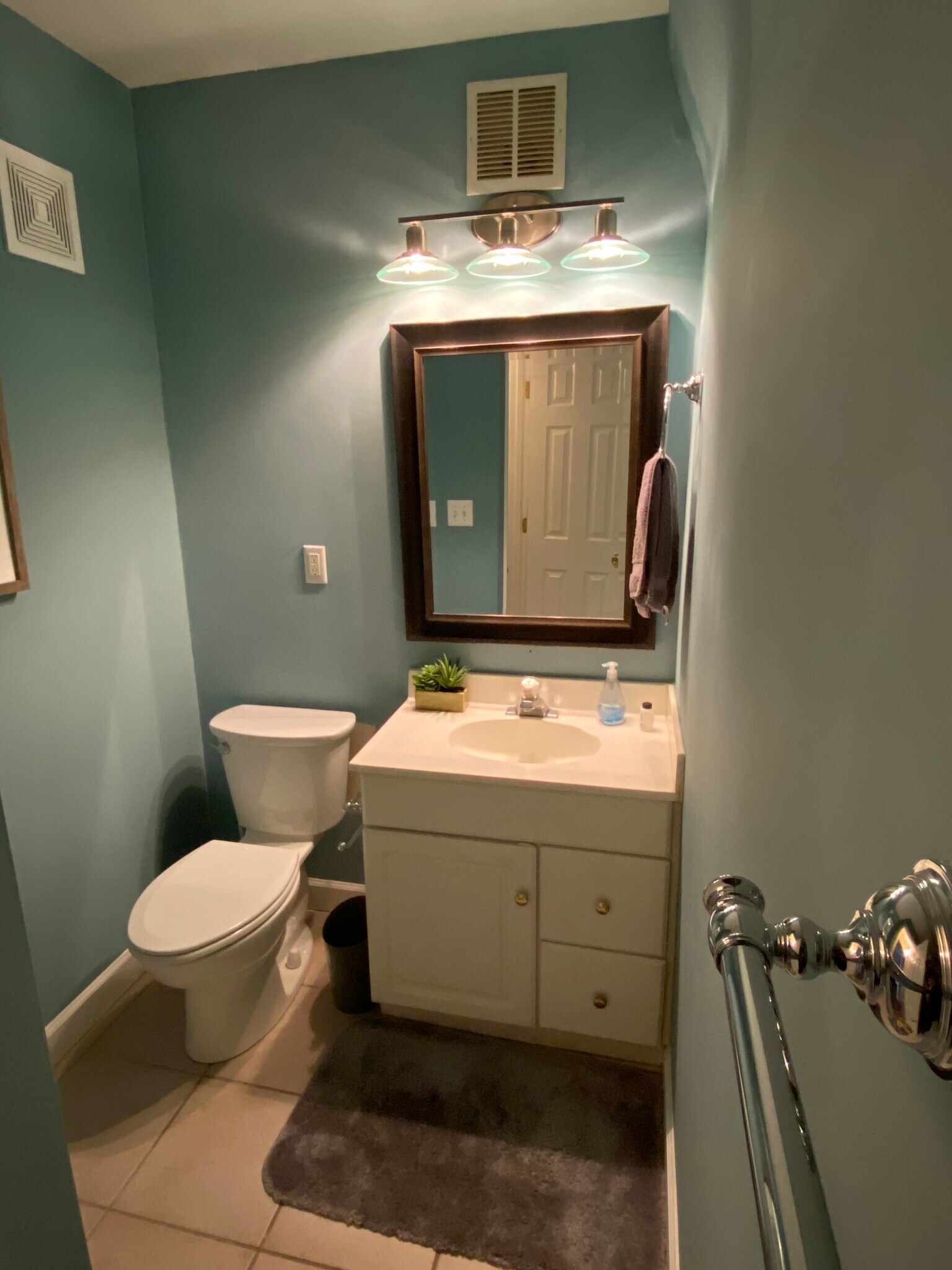 Building Photo - 30 N Front St