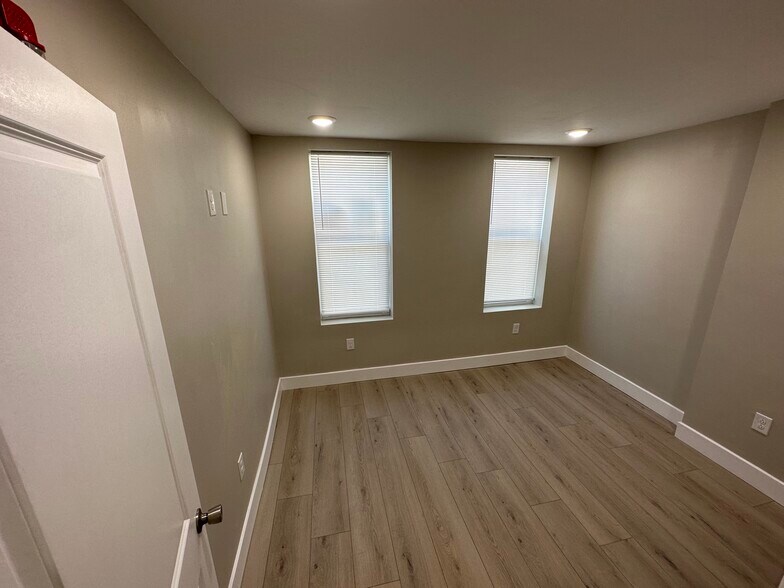 Building Photo - 4703 Penn St