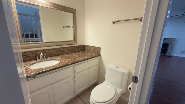 Building Photo - 4 Bedroom | 2.5 Bathroom | Single Family Home in Rosemont Available Now