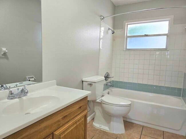 Building Photo - East Garden Street