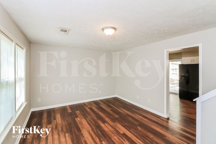 Building Photo - 680 Springhollow Ln SW