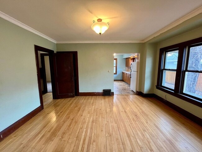 Building Photo - 1335 Prospect Ave