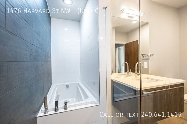 Building Photo - 1476 Harvard St NW