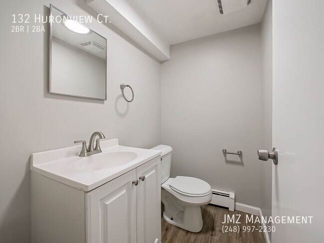 Building Photo - 132 Huronview Ct