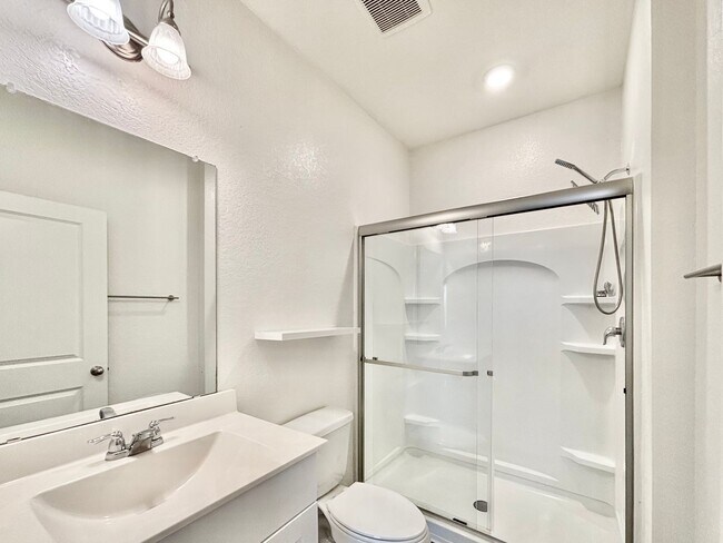 Building Photo - 5227 Hickory Pl