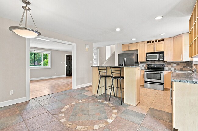 Building Photo - 3050 S Hobart Way