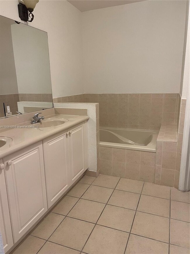 Building Photo - 11521 NW 79th Ln