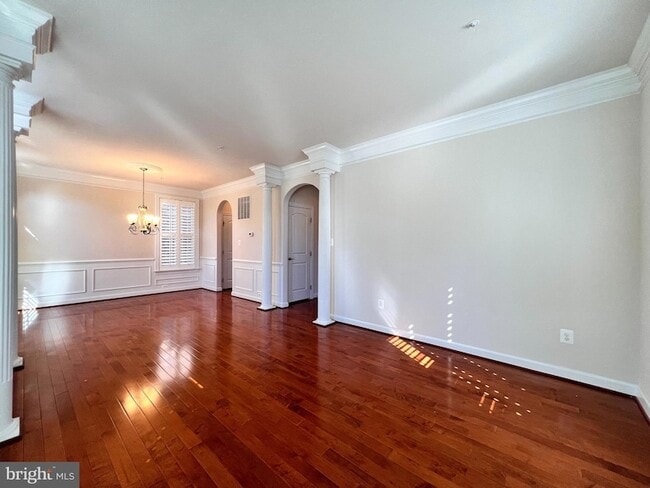 Building Photo - 376 Parkview Ave