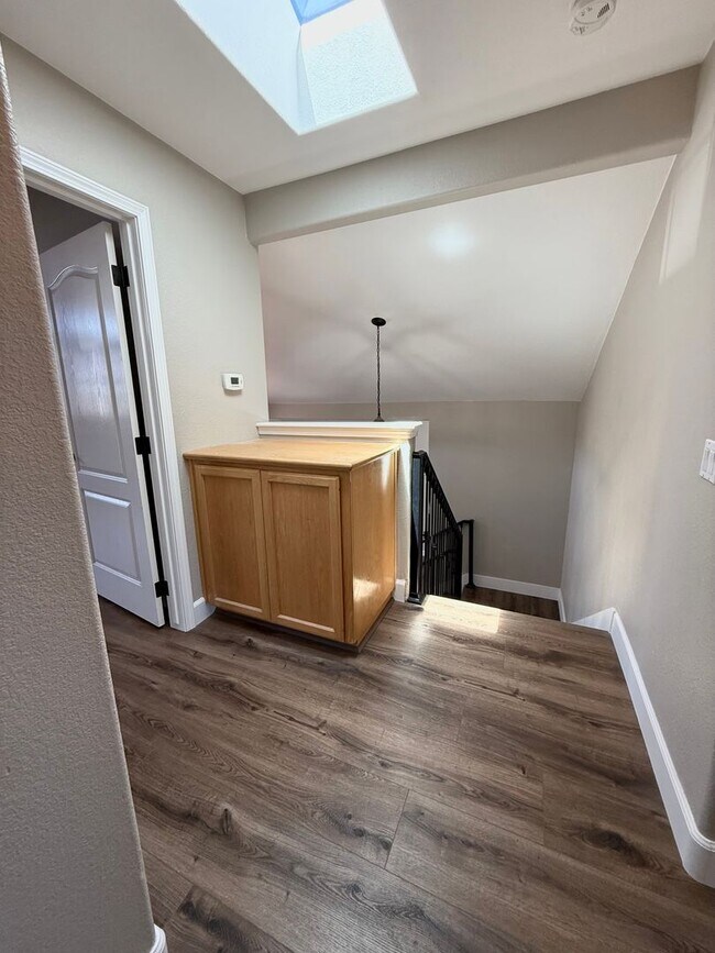 Building Photo - Beautiful 3 Bed 2.5 Bath COMING SOON!!!!