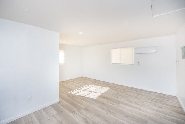 Building Photo - Remodeled Home