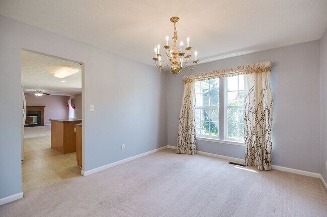 Building Photo - 2233 Oakbrook Blvd