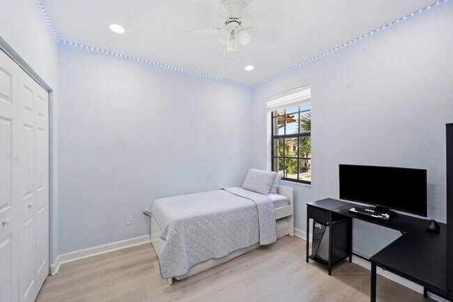 Building Photo - 10415 Wellington Parc Dr