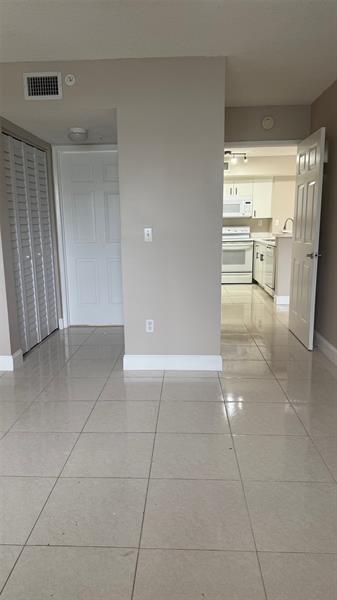 Building Photo - 2600 S University Dr