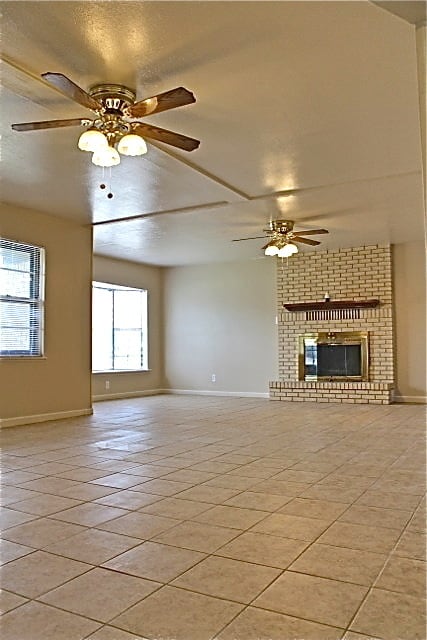 Building Photo - Location & Curb Appeal! 3 Bdr, 2 Full Bath, 2 Car Carport, Extra Driveway Parking, and More!