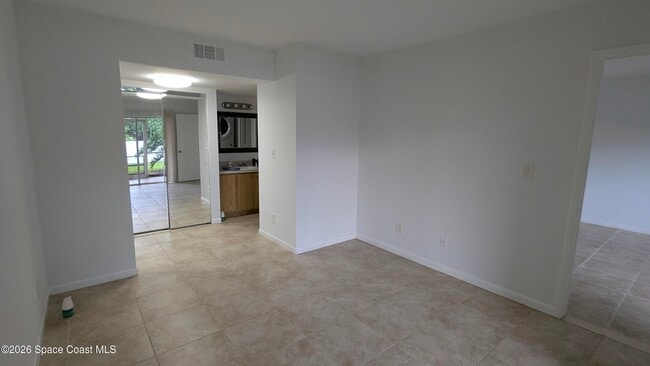 Building Photo - 1633 Sunny Brook Ln