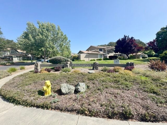 entrance to complex - 118E Oliva Ct