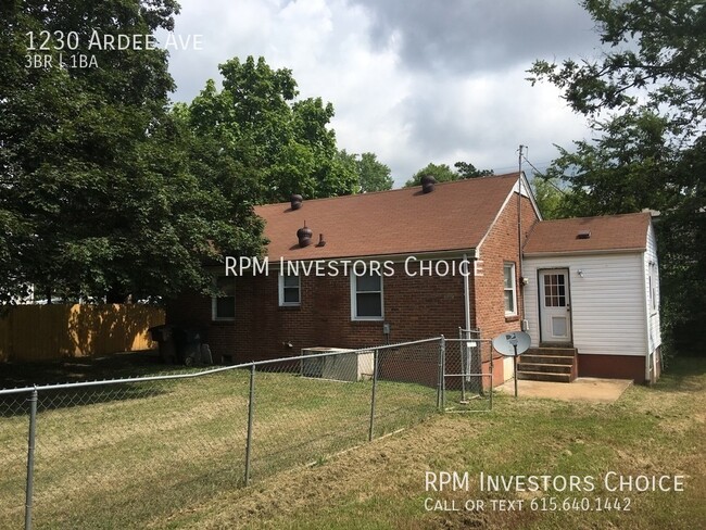 Building Photo - Classic 3 bed /1 bath E. Nashville home w/...