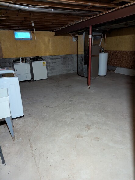 Building Photo - 288 East St