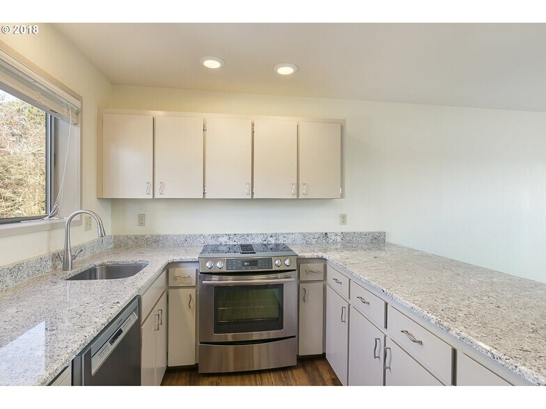 Building Photo - 5858 S Riveridge Ln