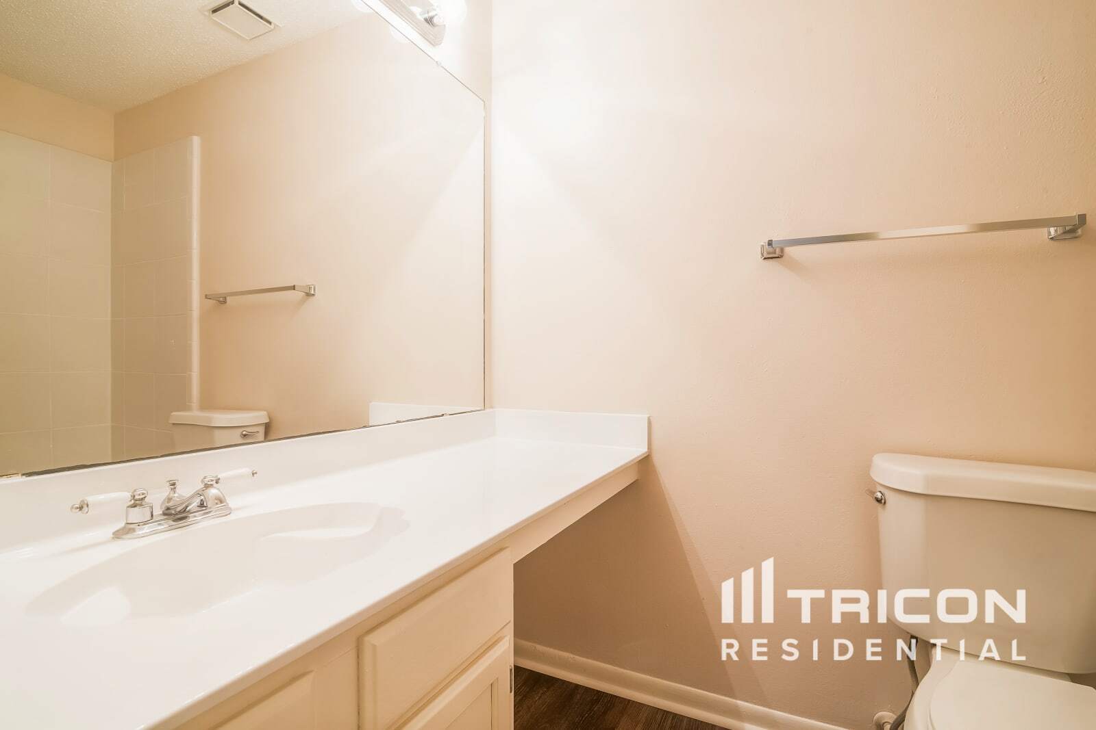 Building Photo - 18139 Lake Bend Dr