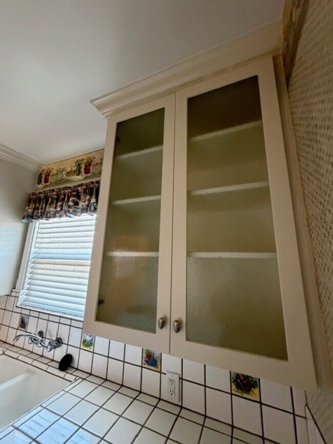 Building Photo - Charming 3-Bedroom Home on a Corner Lot