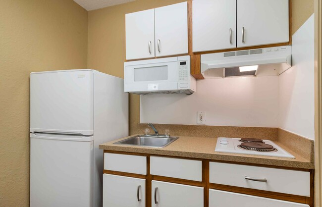 Building Photo - Furnished Studio-Clearwater - Carillon Park