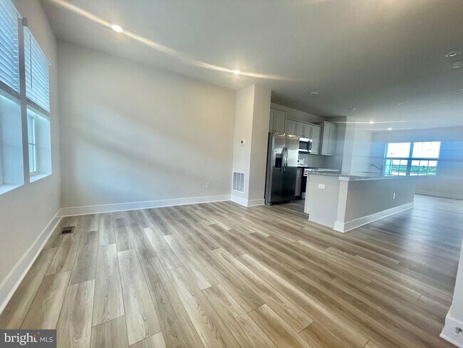 Building Photo - 2264 Marcy Dr