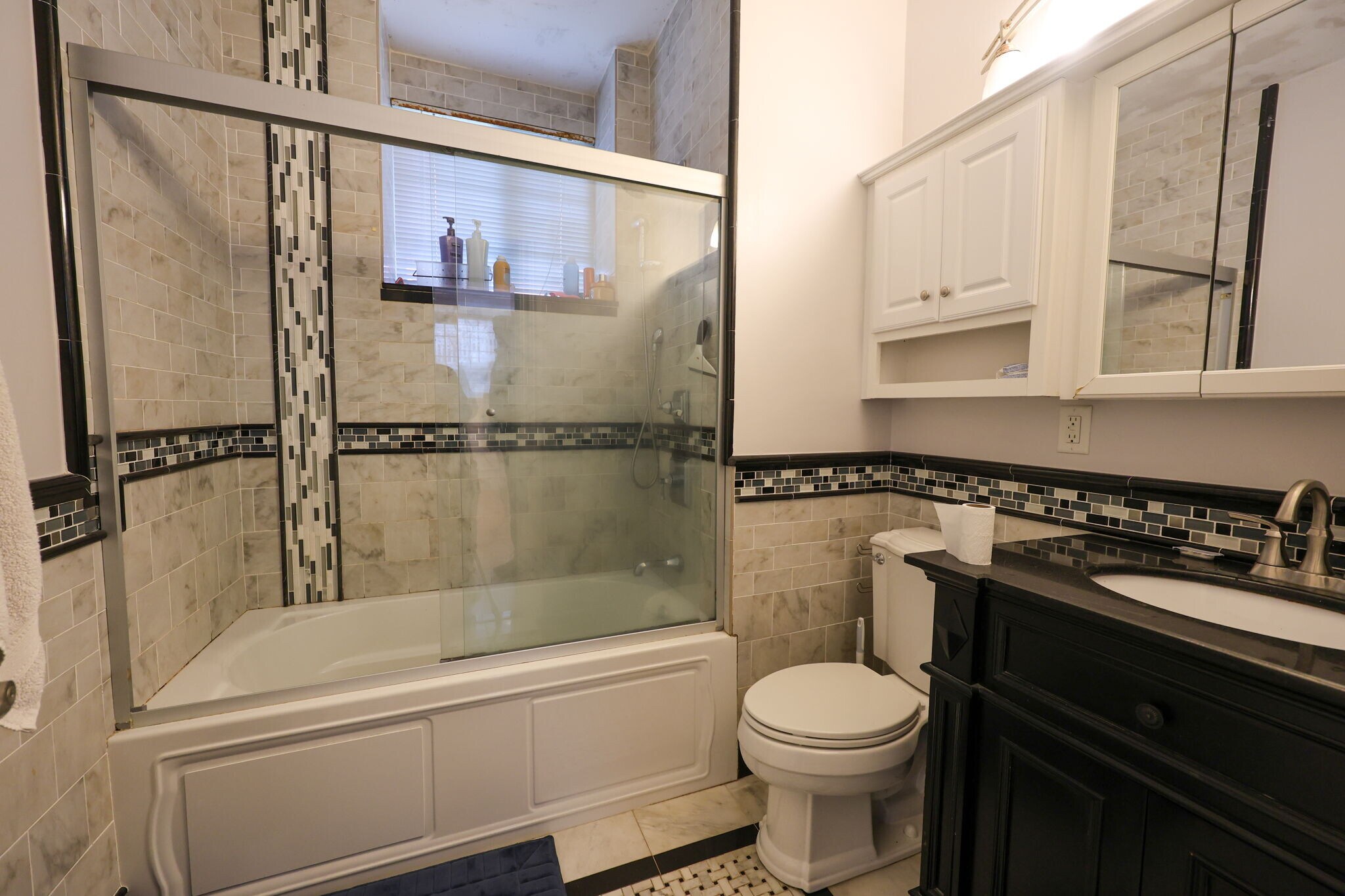 Building Photo - 127 Nonantum St