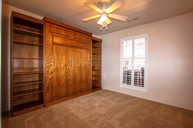 Building Photo - 653 Golden Hawk Dr
