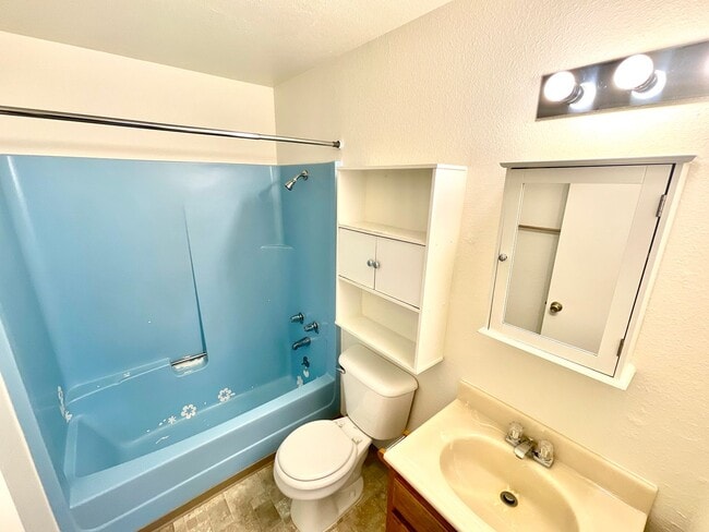 Building Photo - 3047 Kane St