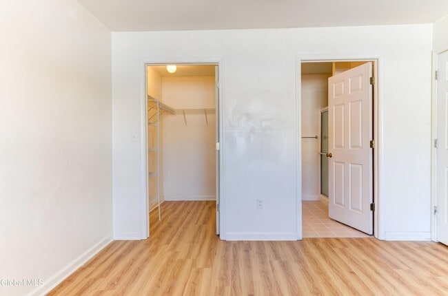 Building Photo - 906 Heritage Way