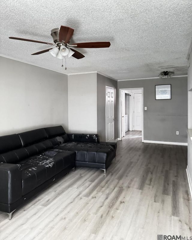 Building Photo - 847A E Boyd Dr