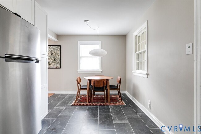 Building Photo - 3342 Grandview Dr