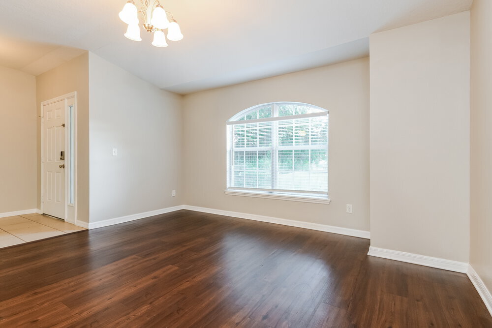 Building Photo - 13307 Tamarack Blvd