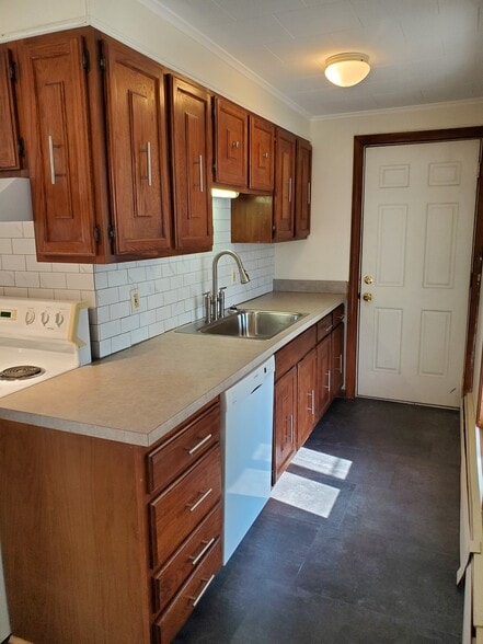 484 Main St, Apt 201, kitchen showing the dishwasher - 484 Main St