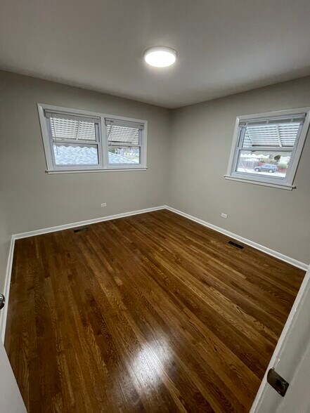 Building Photo - 7202 W Crain St