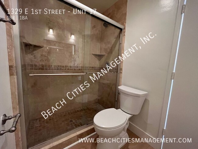 Building Photo - Stunning 1 Bedroom 1 Bath Condo Just One B...