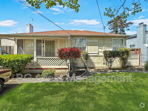 Building Photo - 571 El Paseo Dr