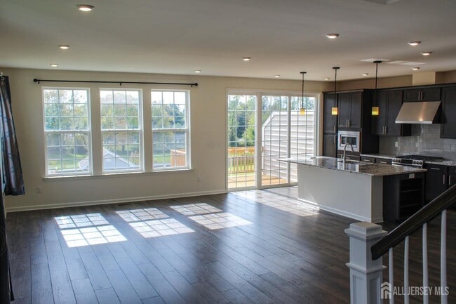 Building Photo - 601 Charleston Dr