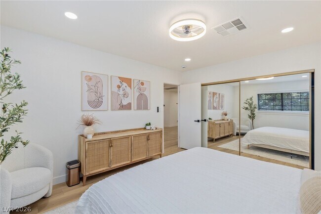 Building Photo - 4045 W Mardon Ave