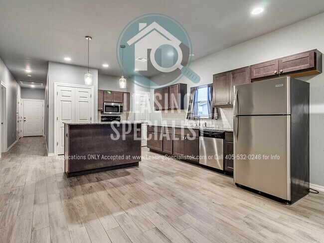 Building Photo - Central Norman 4 Bed 3 Bath House Ready fo...