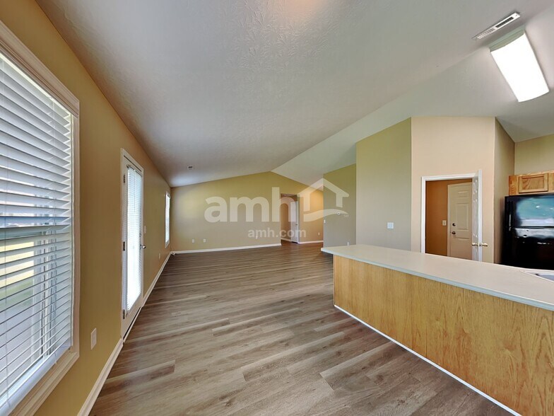 Building Photo - 3382 Whispering Trees Dr